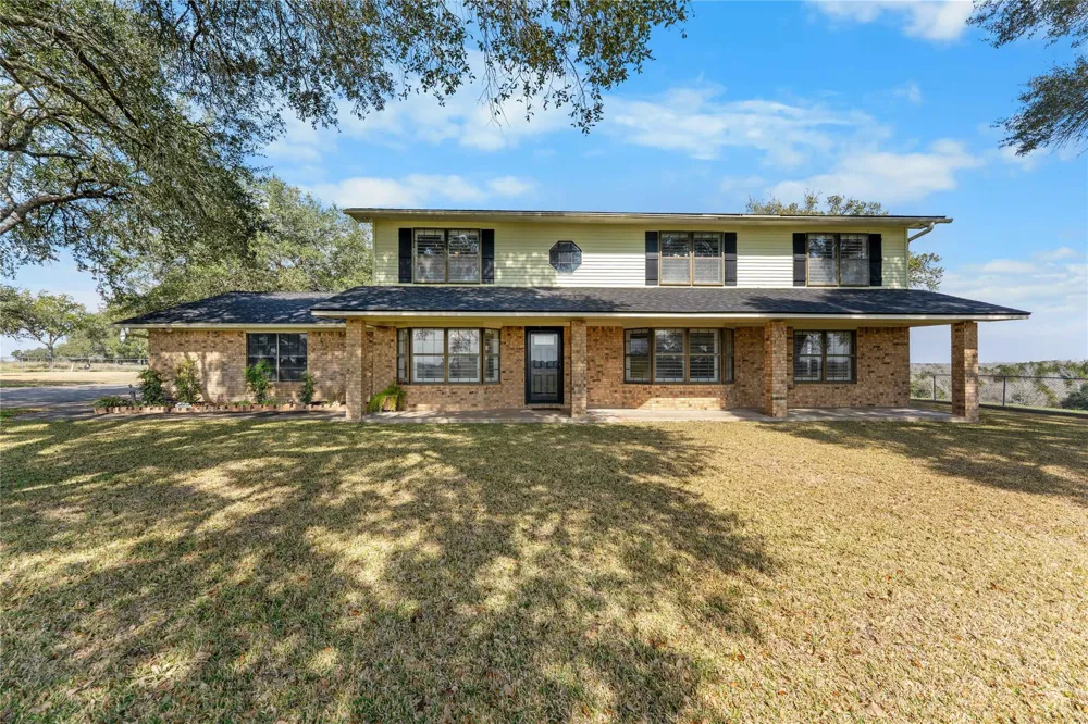 3120 Us Highway 77-A S Hallettsville, TX 77964