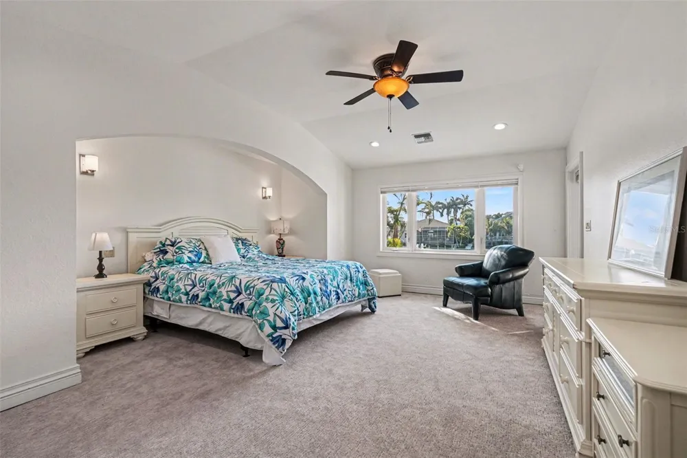 840 3RD AVENUE S Tierra Verde, FL 33715