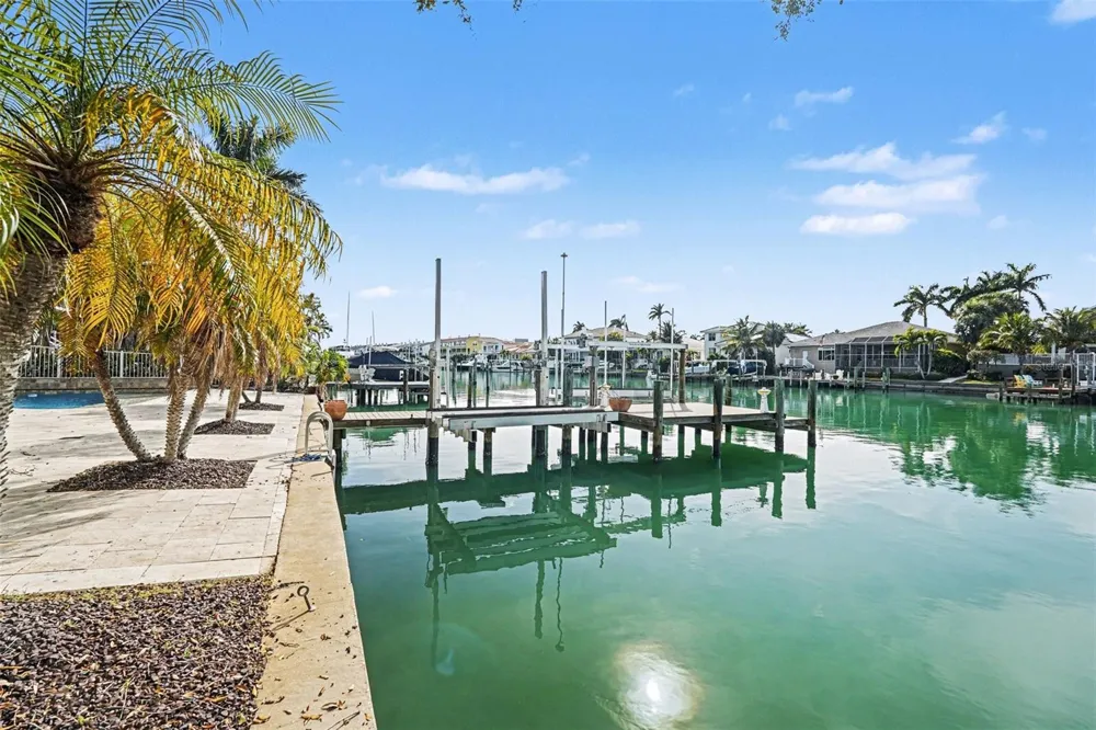 840 3RD AVENUE S Tierra Verde, FL 33715
