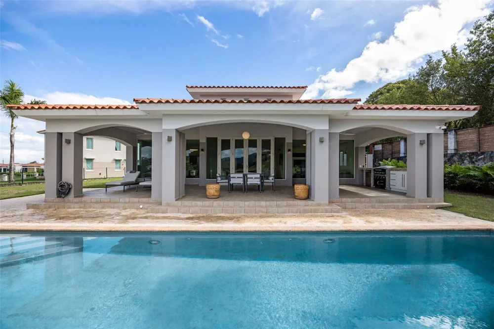 #1 LOS LAGOS Humacao, PR 00791