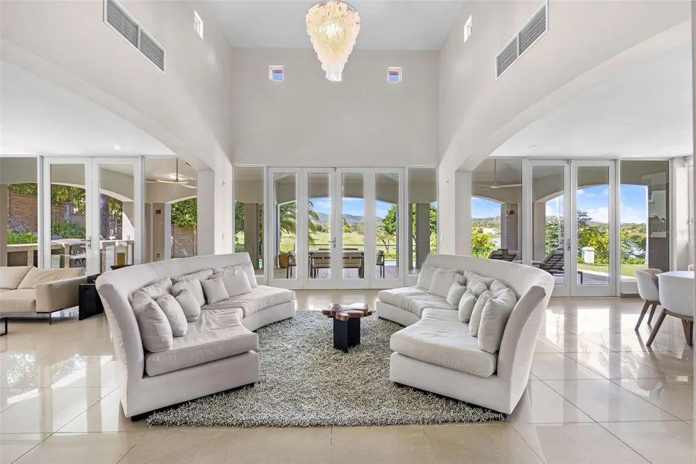 #1 LOS LAGOS Humacao, PR 00791