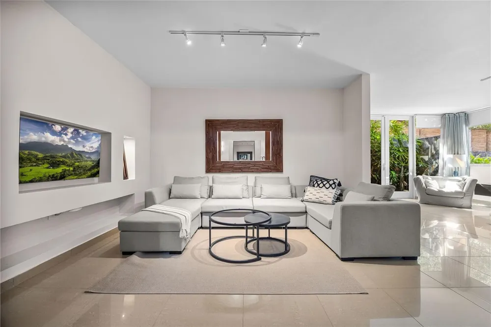 #1 LOS LAGOS Humacao, PR 00791