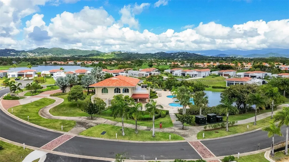 #1 LOS LAGOS Humacao, PR 00791
