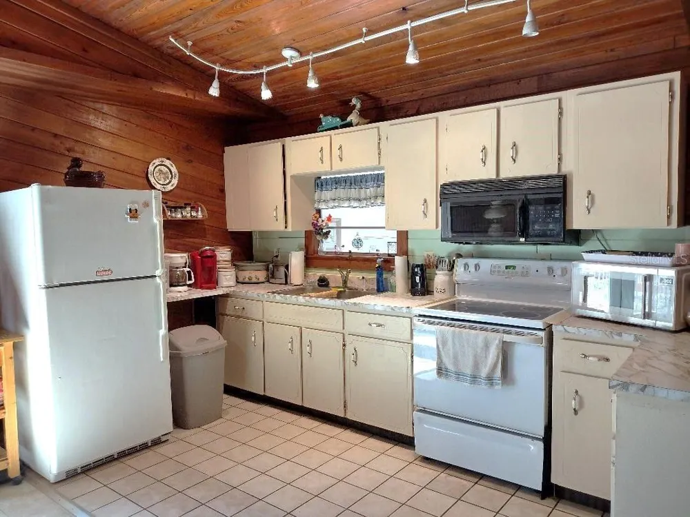 1916 LAUREL AVENUE Bunnell, FL 32110