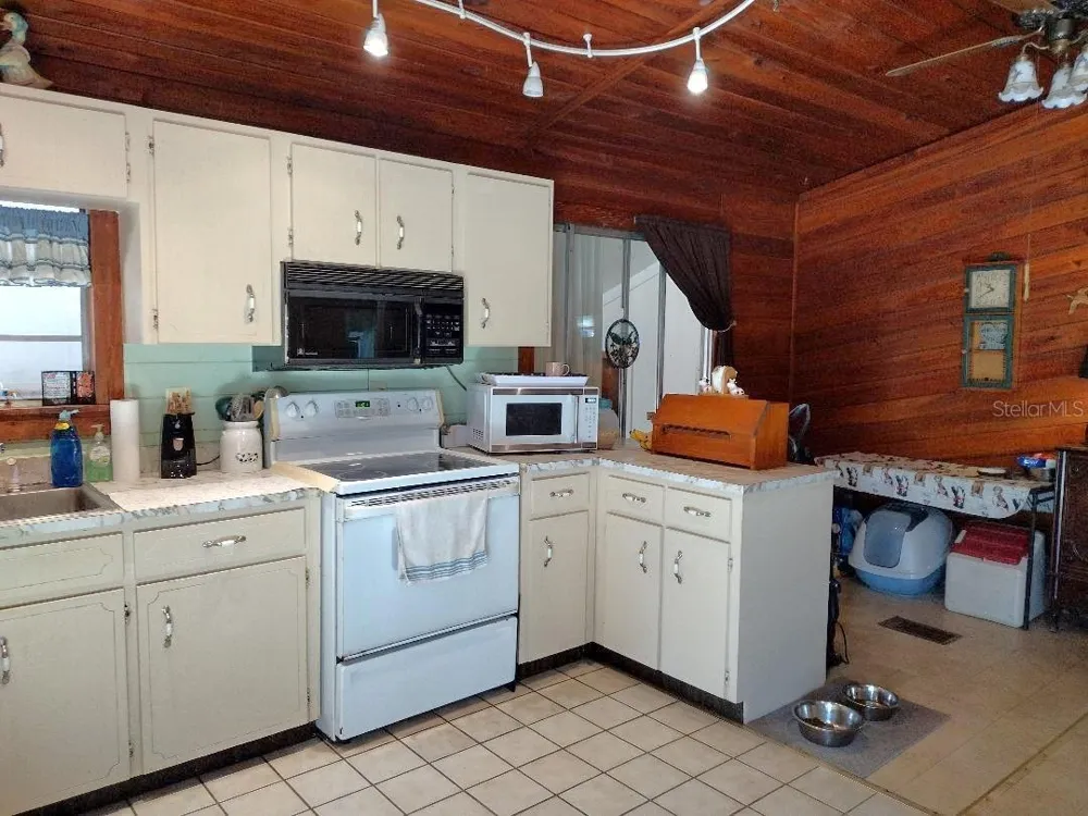 1916 LAUREL AVENUE Bunnell, FL 32110