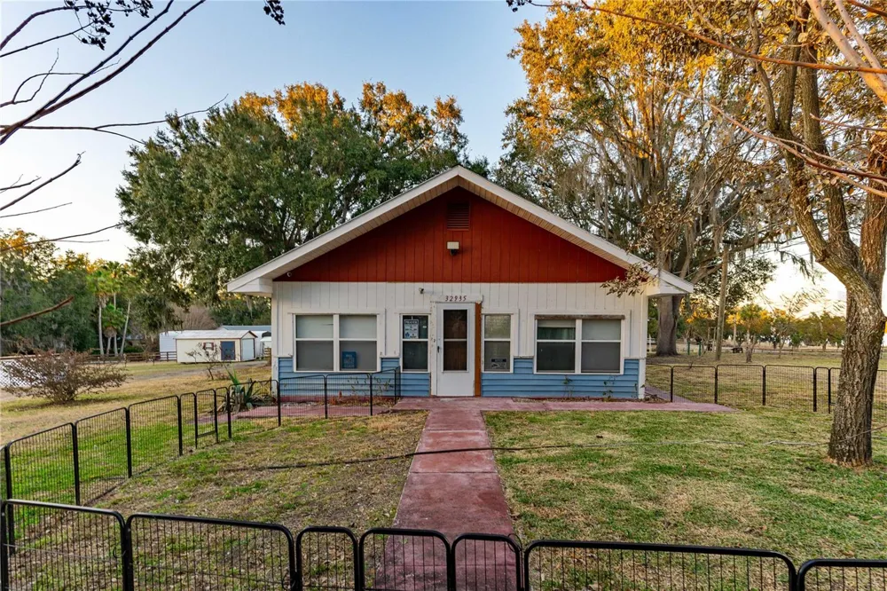 32935 JESSE JONES AVENUE San Antonio, FL 33576
