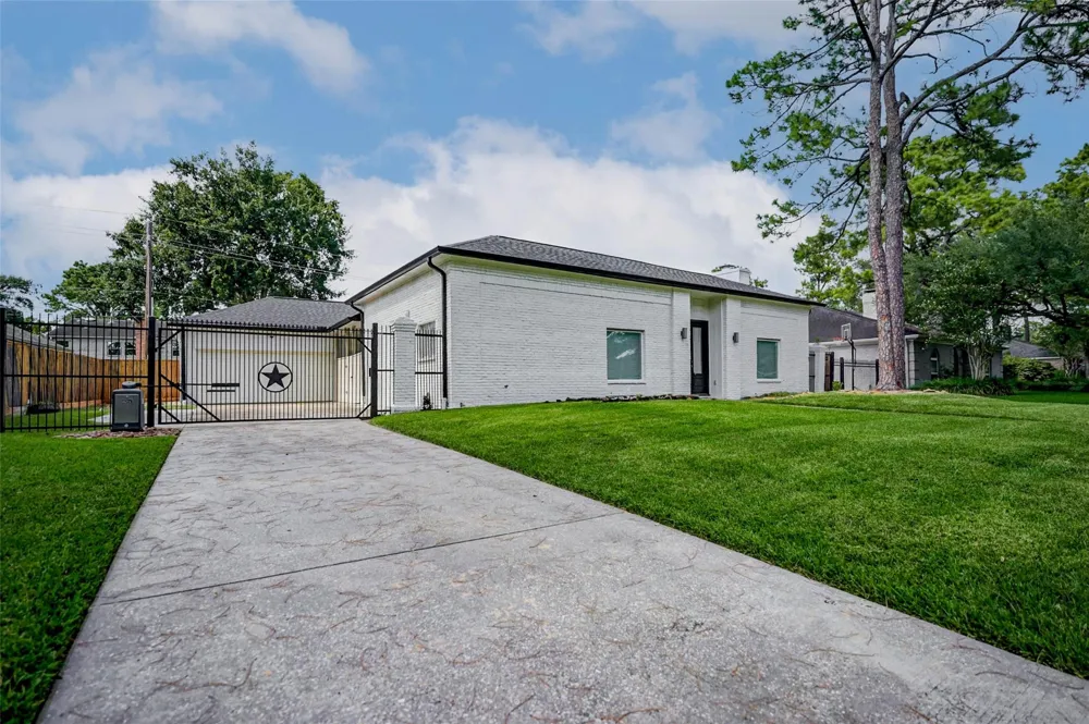 10118 Briar Rose Drive Houston, TX 77042