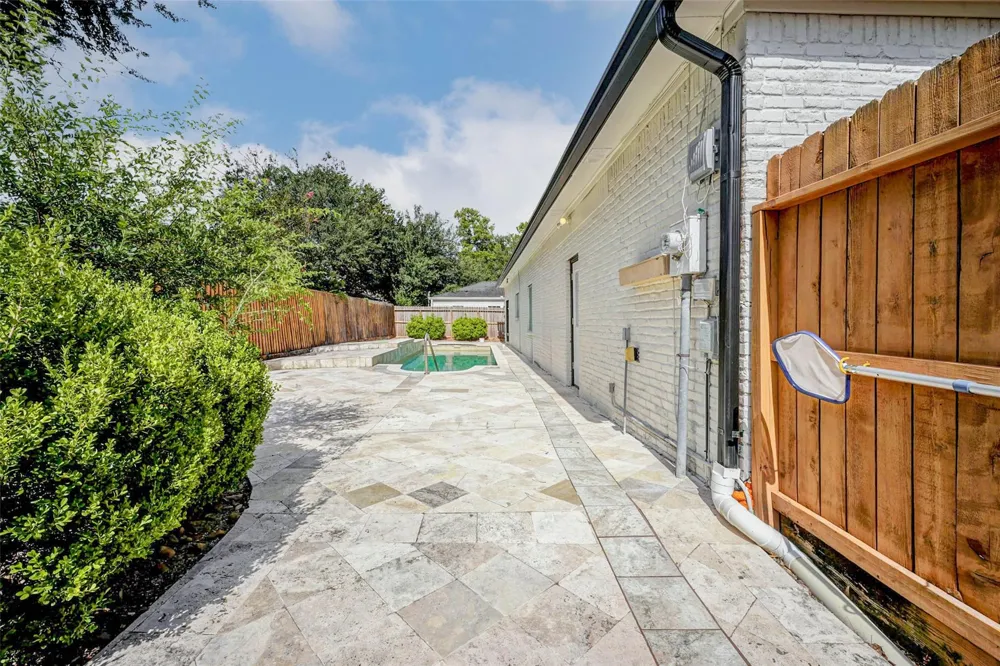 10118 Briar Rose Drive Houston, TX 77042