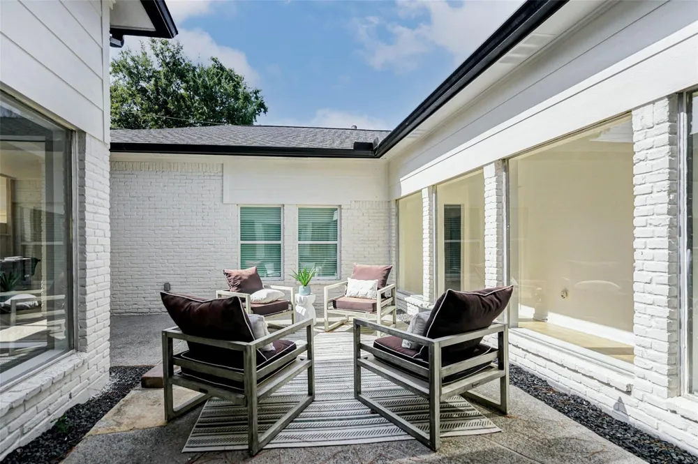 10118 Briar Rose Drive Houston, TX 77042