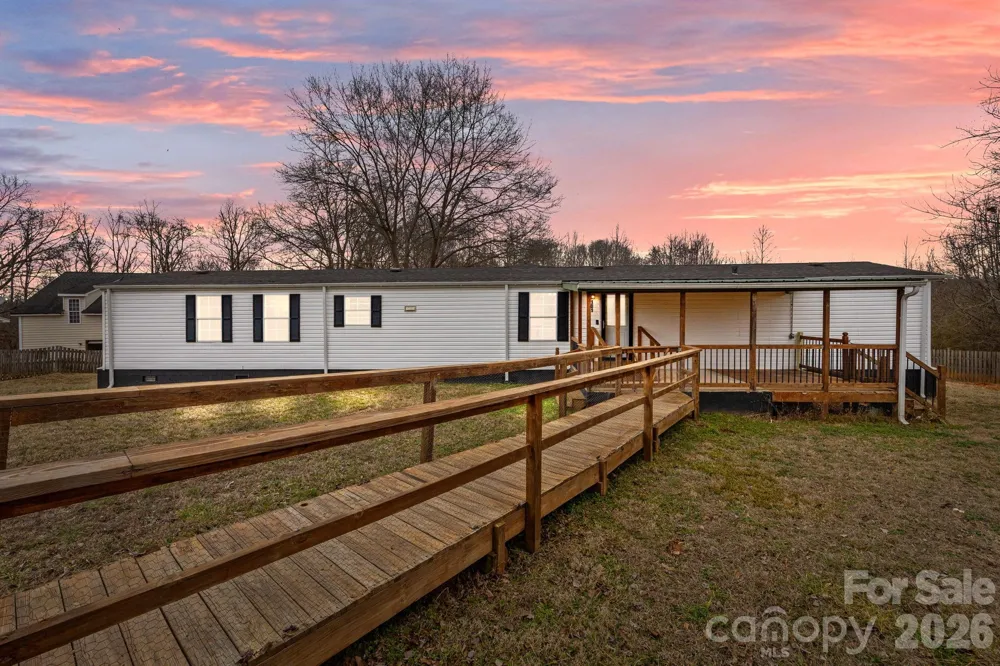 101 Twisted Oak Lane