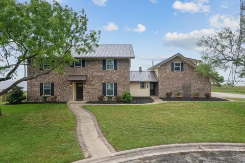 8 Las Brisas Place