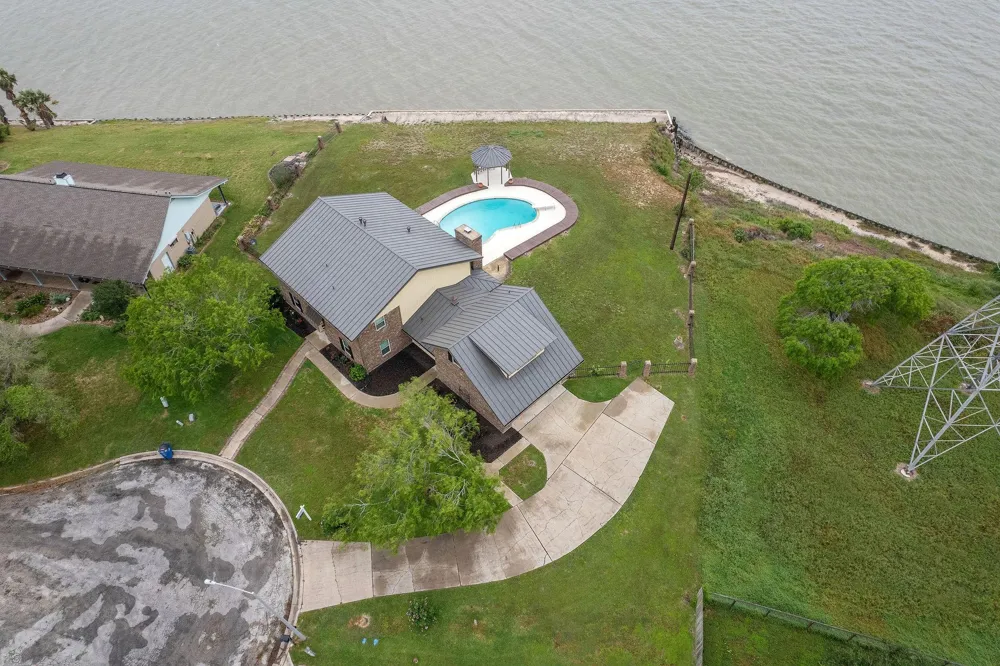 8 Las Brisas Place Port Lavaca, TX 77979