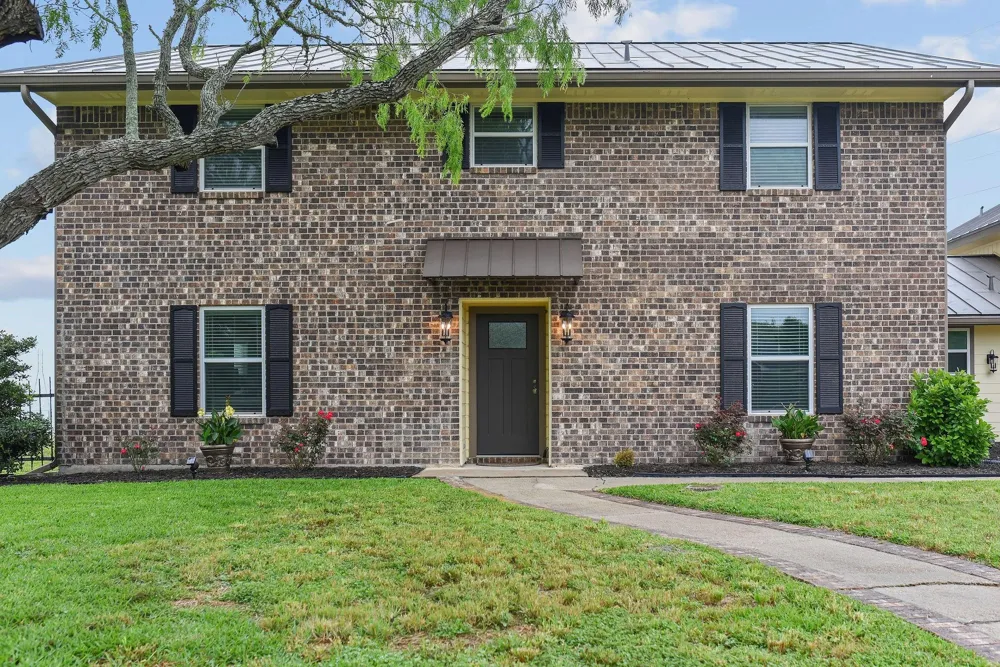 8 Las Brisas Place Port Lavaca, TX 77979
