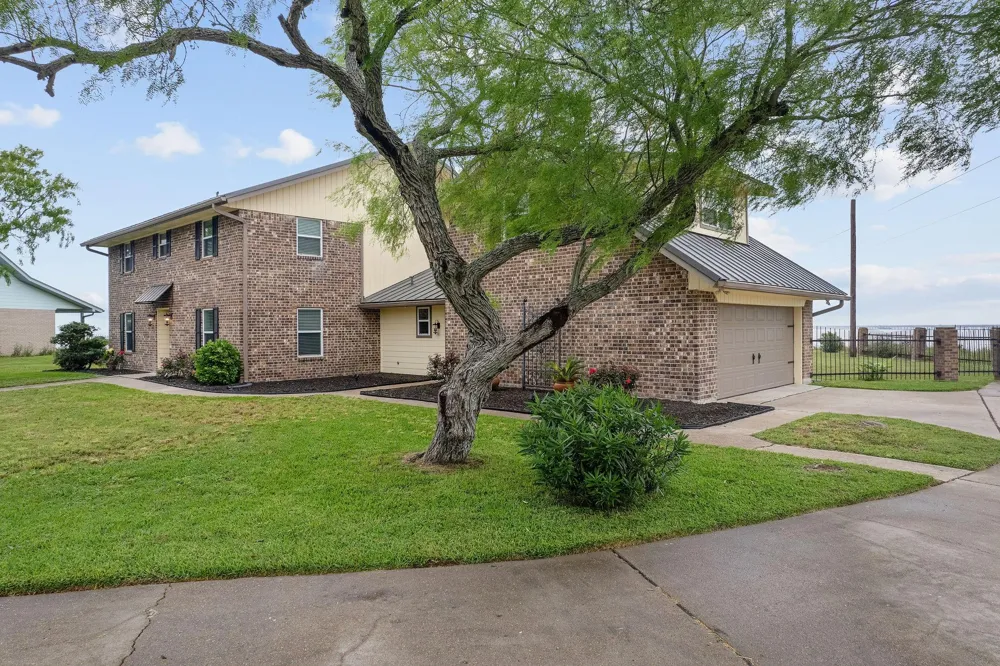8 Las Brisas Place Port Lavaca, TX 77979