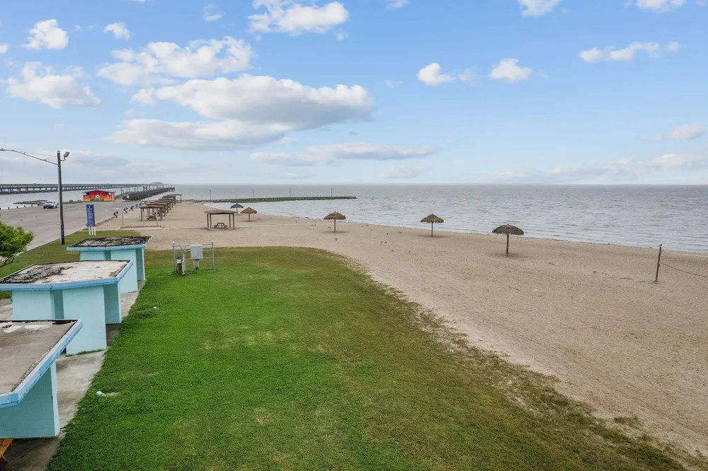 8 Las Brisas Place Port Lavaca, TX 77979