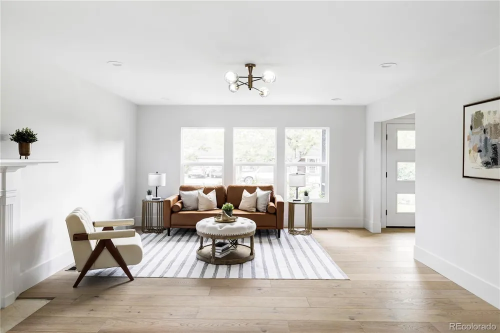 3930 S Hillcrest Drive