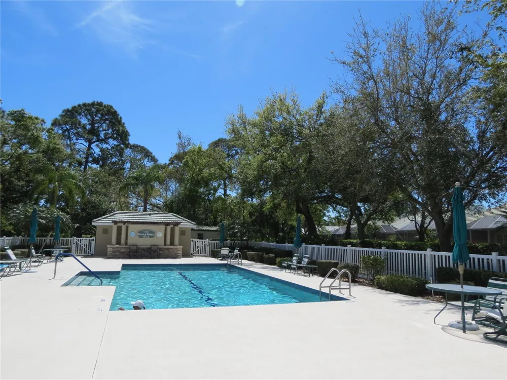 7193 W COUNTRY CLUB DRIVE #138 Sarasota, FL 34243