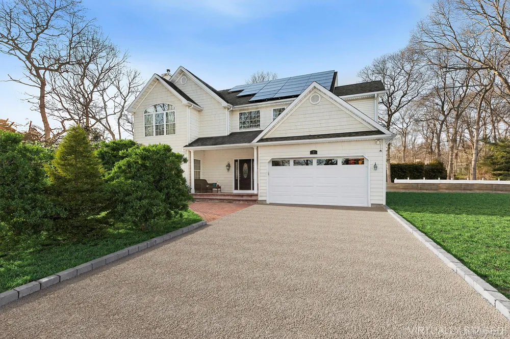 6 Dogwood Street East Quogue, NY 11942