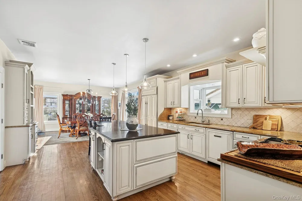 6 Dogwood Street East Quogue, NY 11942