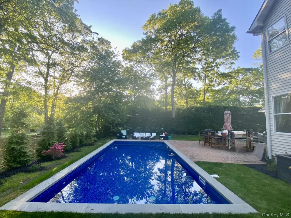 6 Dogwood Street East Quogue, NY 11942