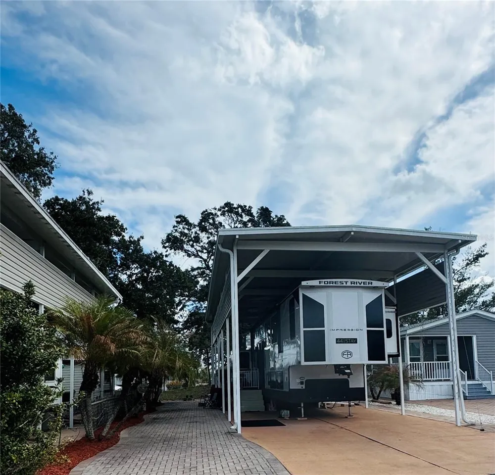 402 GOLFVIEW DRIVE Davenport, FL 33837