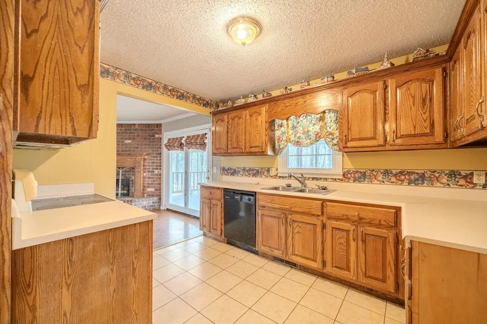 705 HURRICANE HILL DR Waynesboro, TN 38485