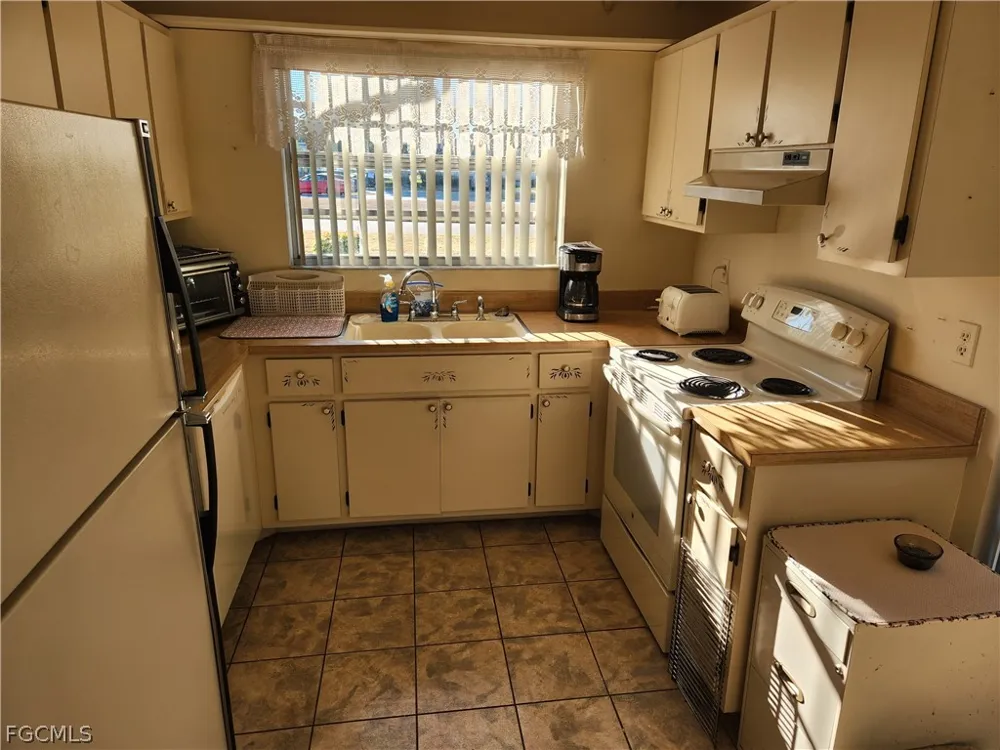 Putnam Court Lehigh Acres, FL 33936