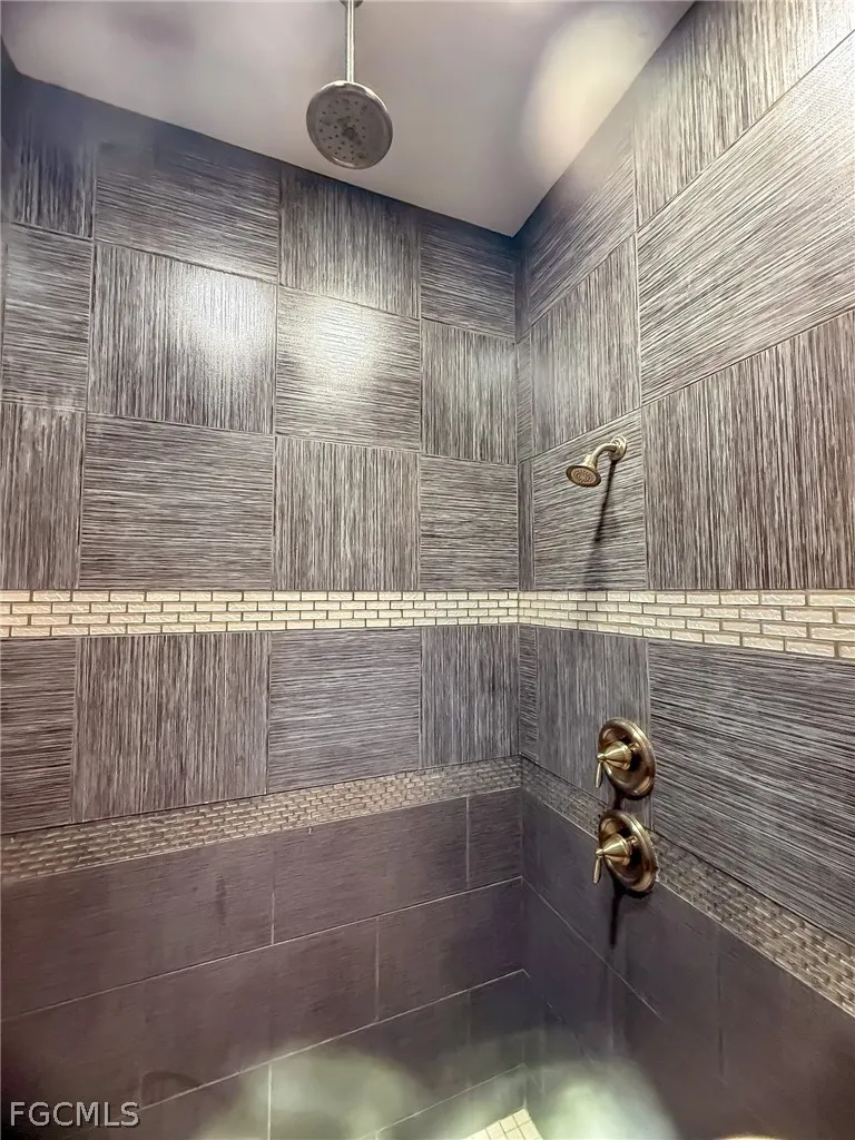 Gulf Lane Upper Captiva, FL 33924