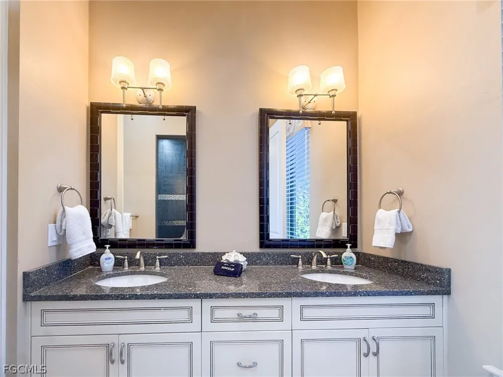 Gulf Lane Upper Captiva, FL 33924