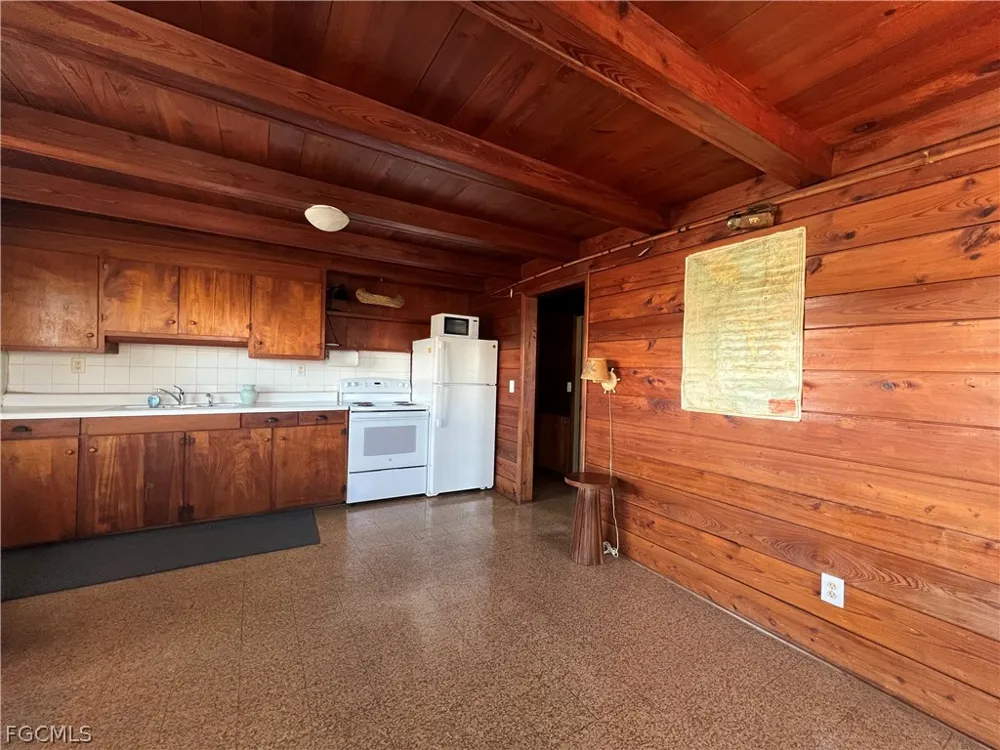Coco Plum Drive Matlacha, FL 33993