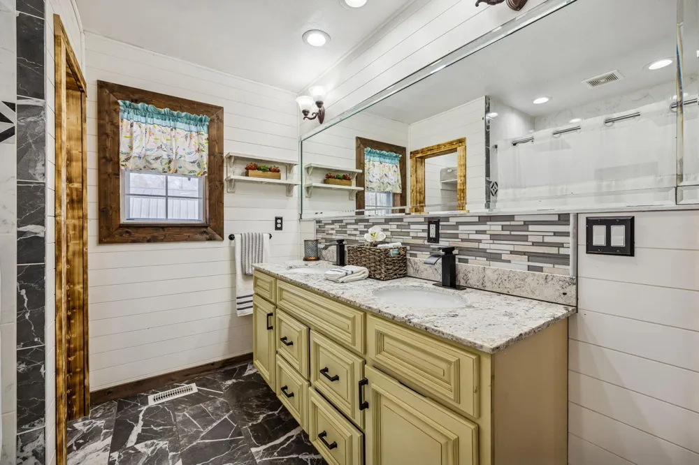 350 Alexander Road Ringgold, GA 30736