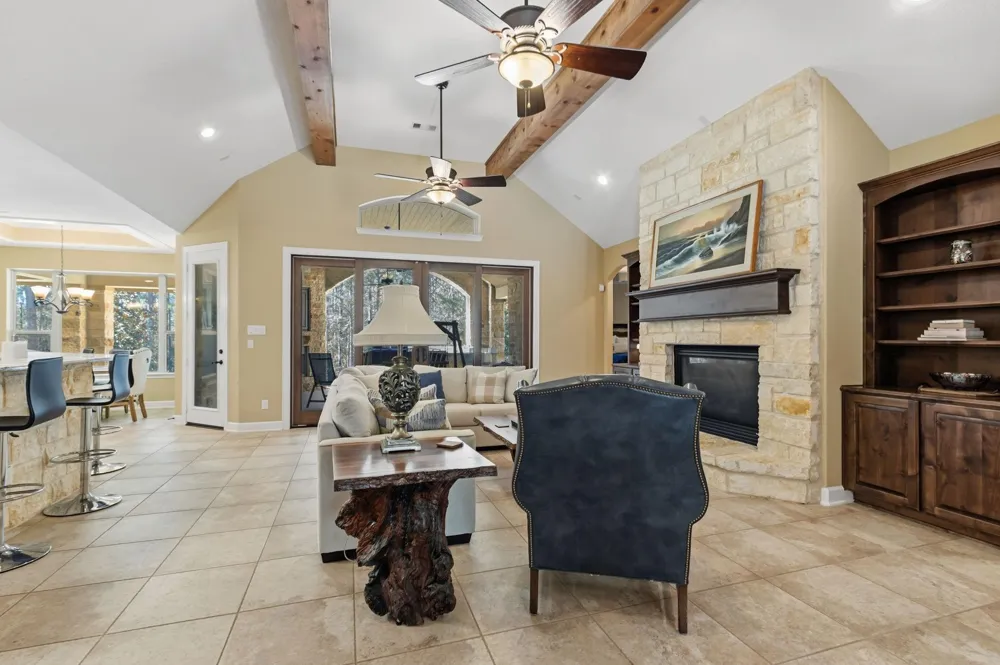 1142 Fletcher Anderson, TX 77830
