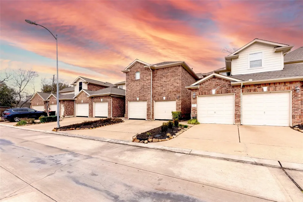 10526 Willow Park View