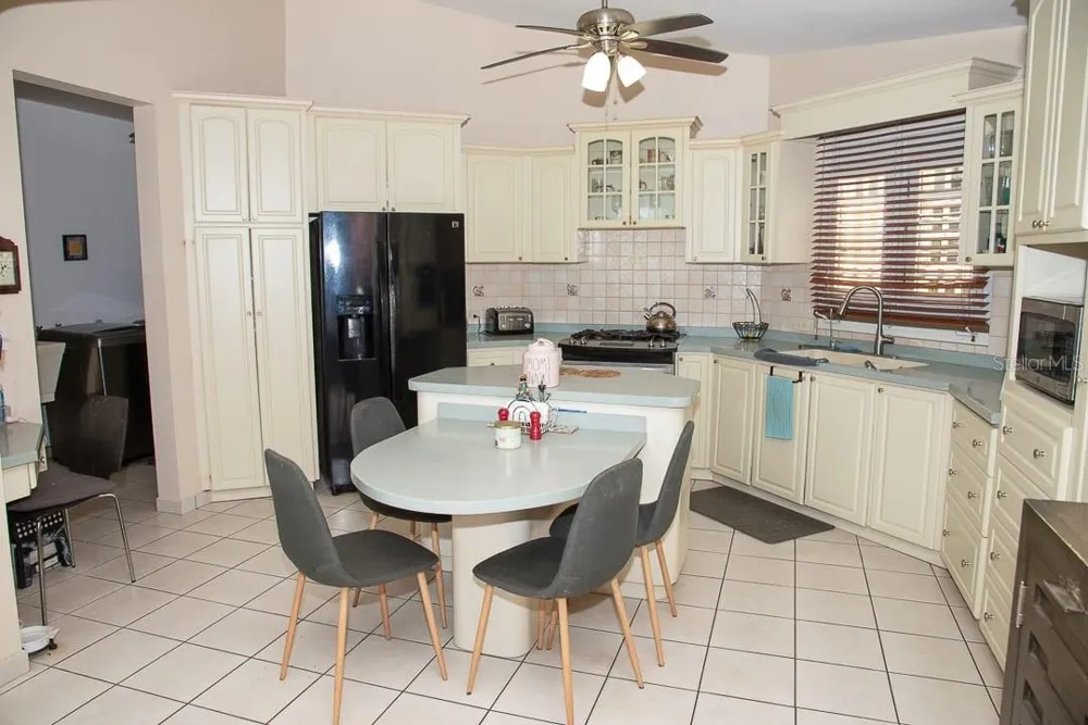 1117 CALLE VIRGINIA BARRETO GARCIA Quebradillas, PR 00678