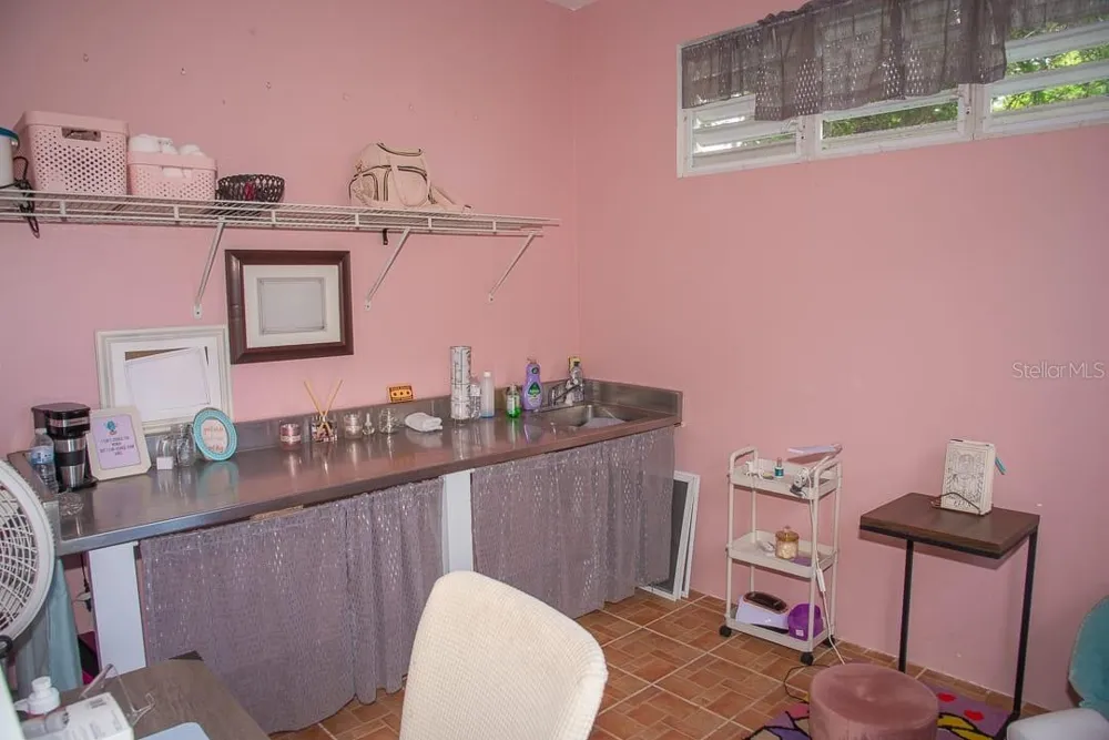 1117 CALLE VIRGINIA BARRETO GARCIA Quebradillas, PR 00678