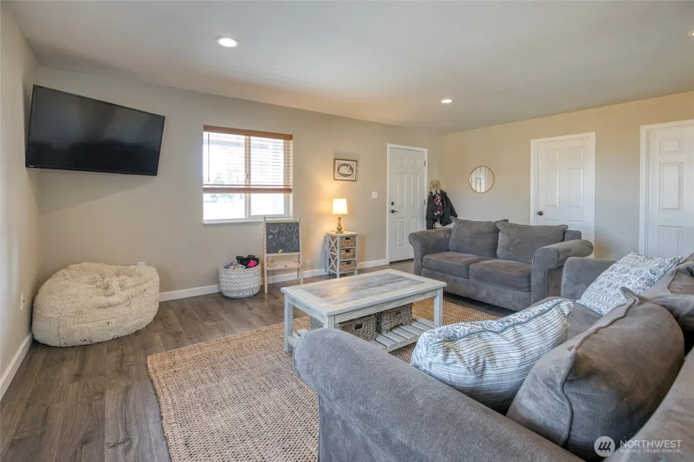 839 1st Street Westport, WA 98595