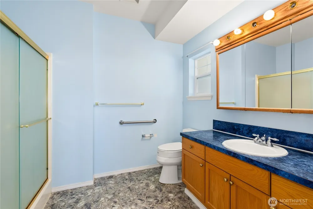 905 Landing Way Centralia, WA 98531