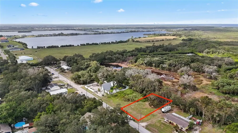 1115 CANAL STREET Ruskin, FL 33570