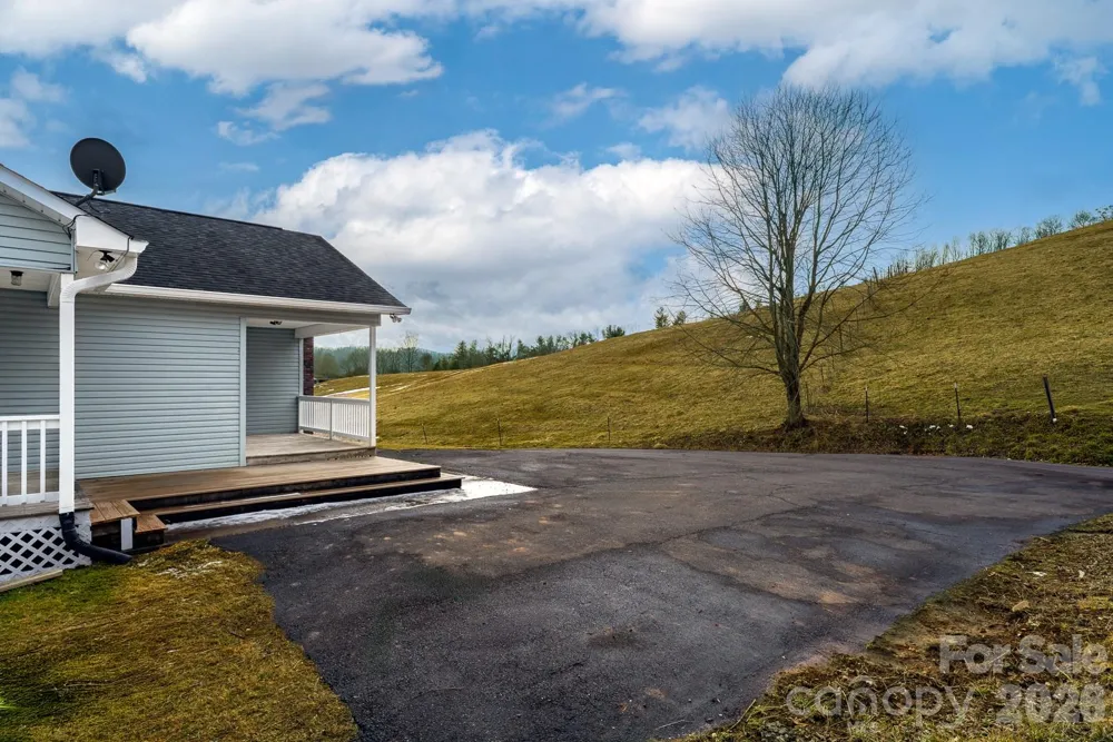 7215 Hwy 421 Highway Vilas, NC 28692