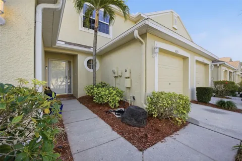 11125 KAPOK GRAND CIRCLE