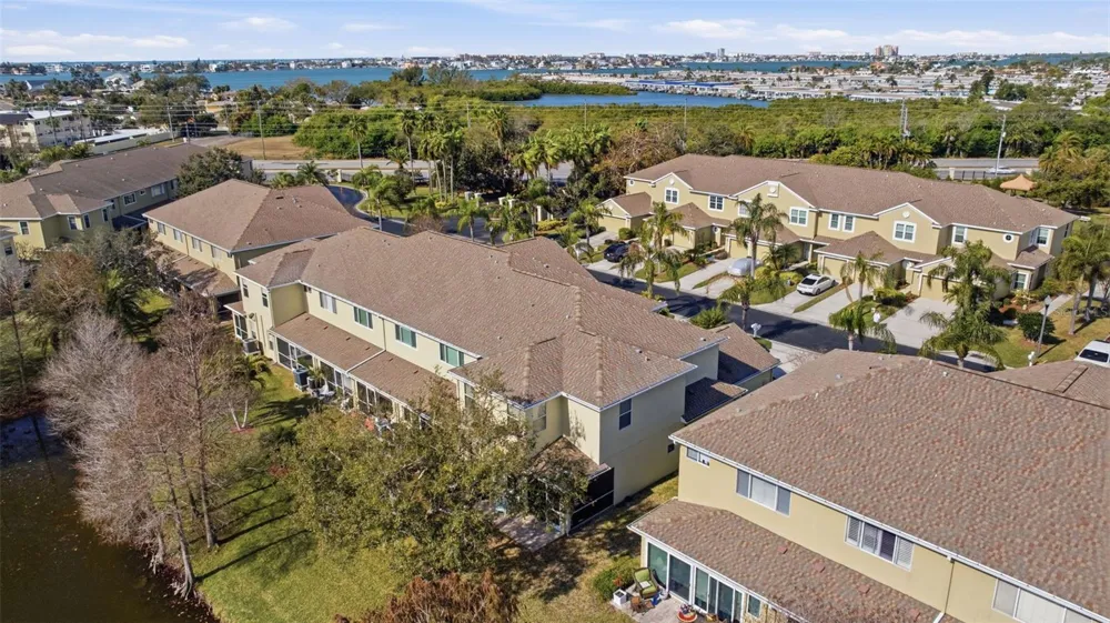11125 KAPOK GRAND CIRCLE Madeira Beach, FL 33708