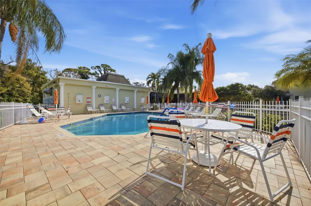 11125 KAPOK GRAND CIRCLE Madeira Beach, FL 33708