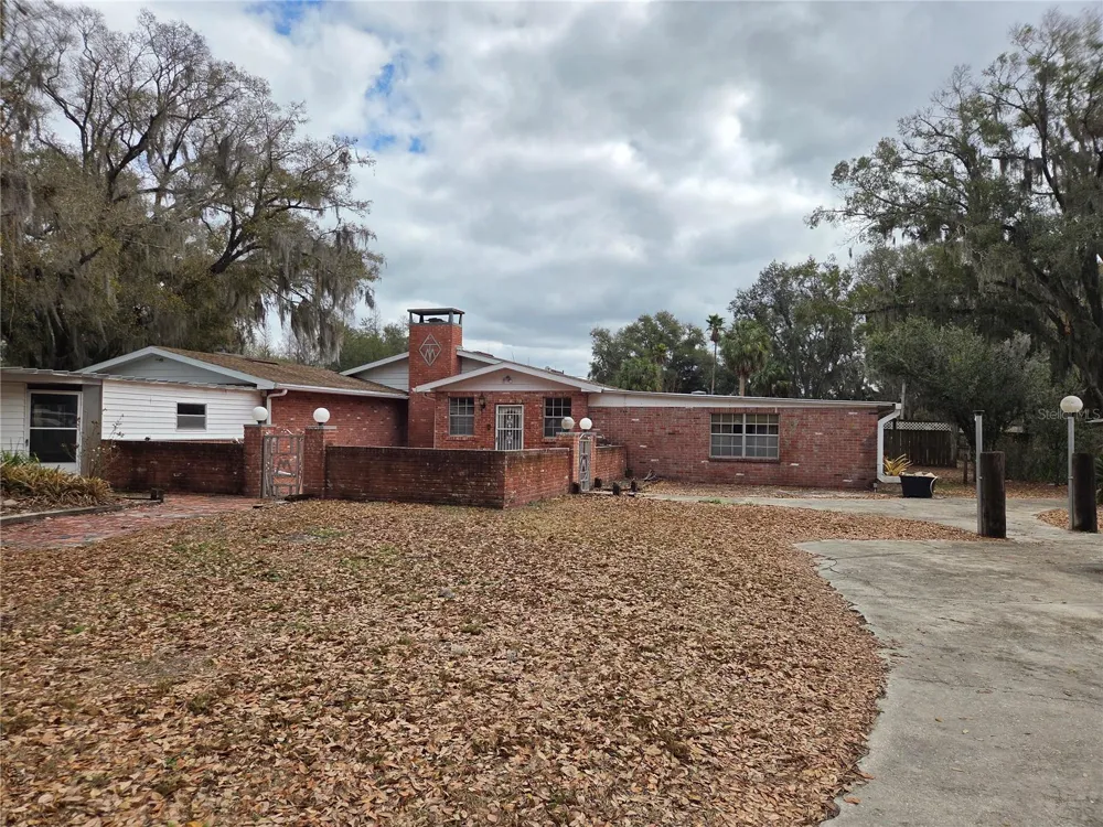 4911 W SAM ALLEN ROAD Plant City, FL 33565