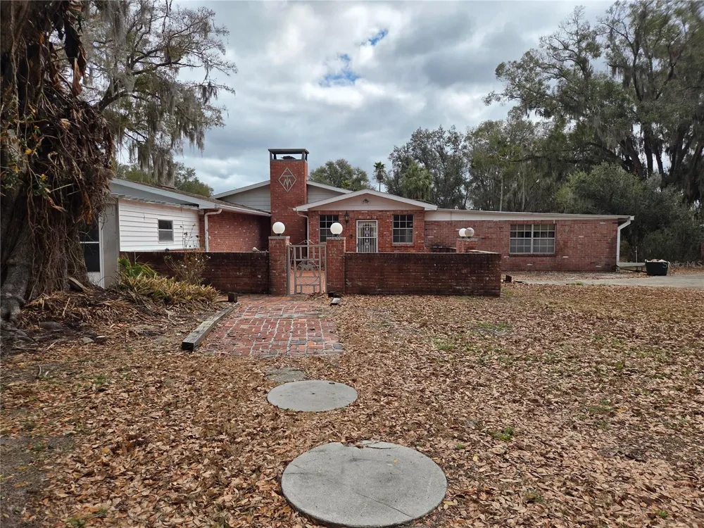 4911 W SAM ALLEN ROAD Plant City, FL 33565
