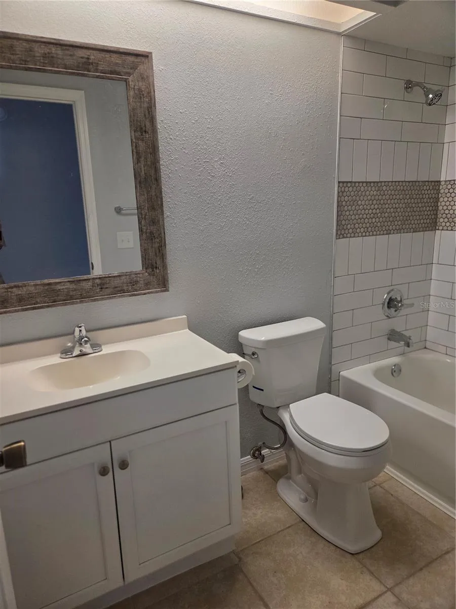 743 E ALFRED STREET Tavares, FL 32778