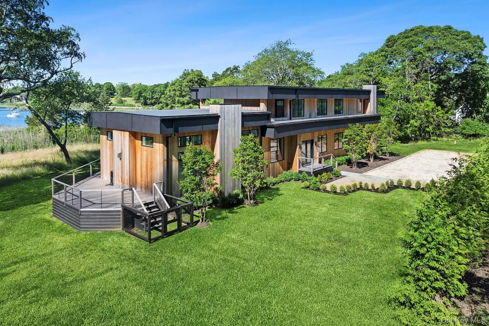 8 Hilo Drive Shelter Island, NY 11964