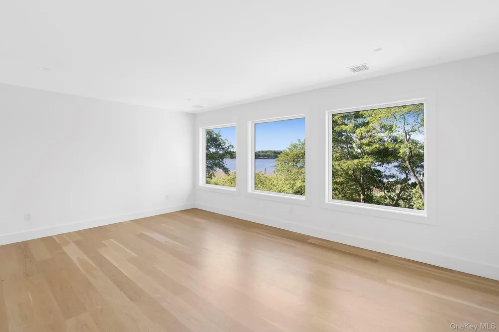 8 Hilo Drive Shelter Island, NY 11964