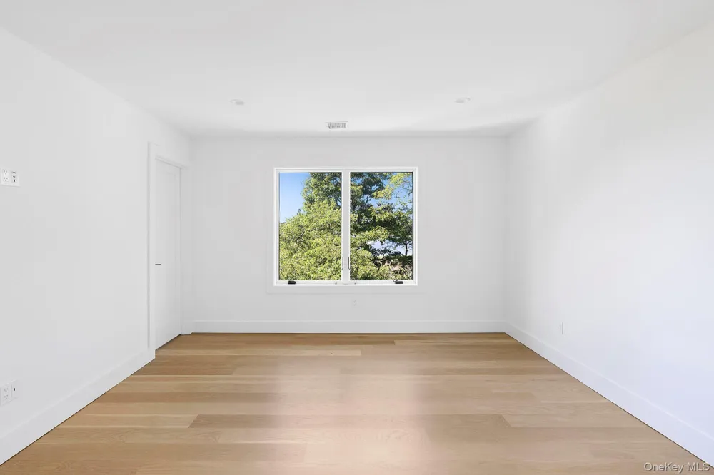 8 Hilo Drive Shelter Island, NY 11964