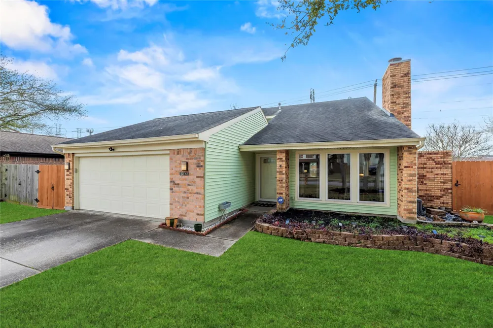 16146 Pipers View Drive