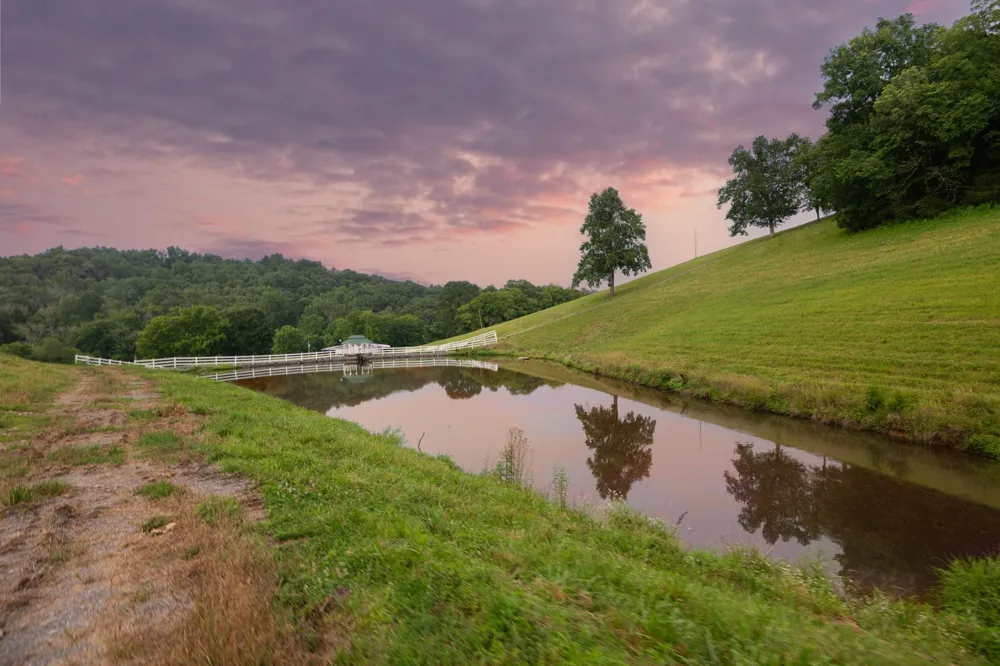 1425 Bartlett Hollow Rd Petersburg, TN 37144